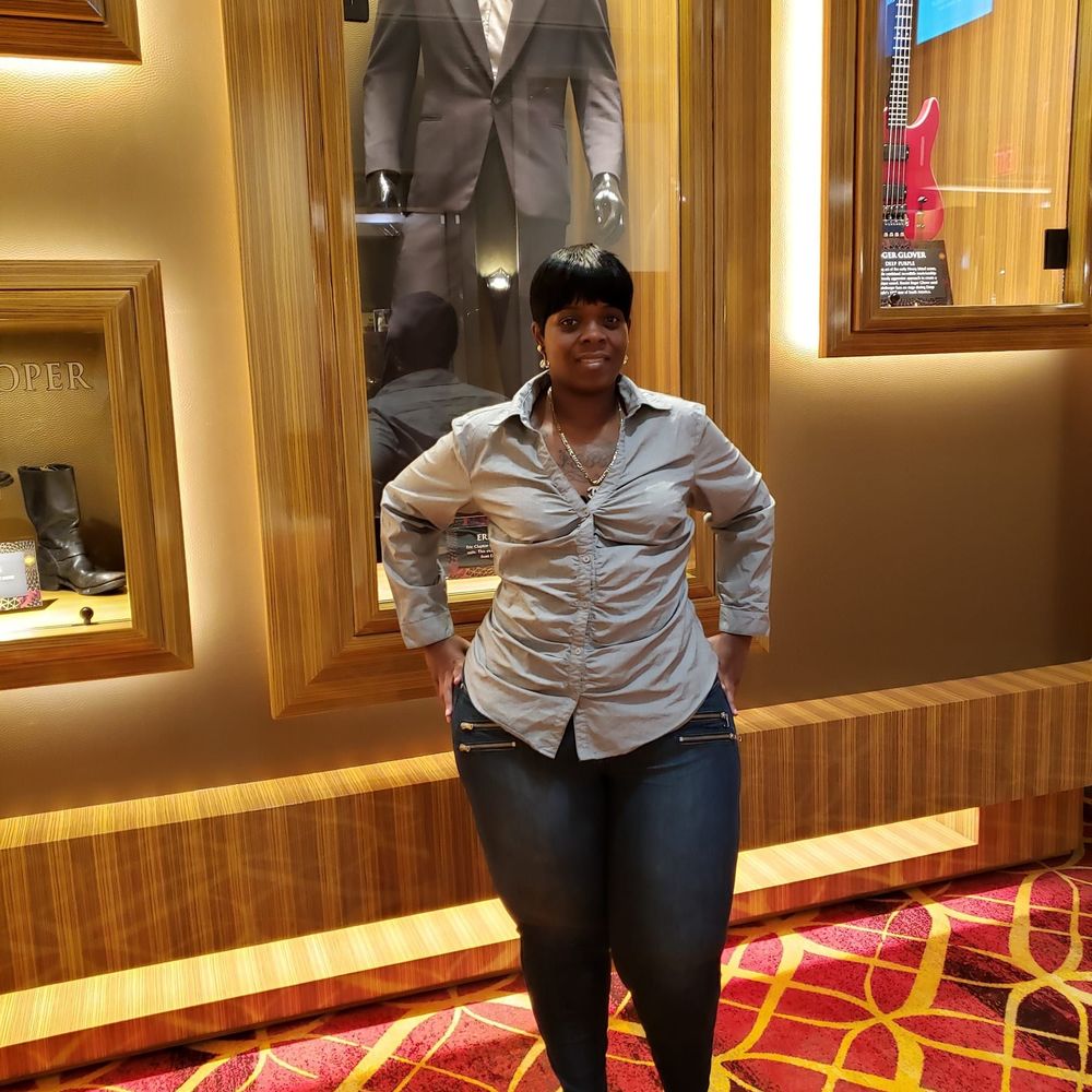 Meet your Posher, Pebbles